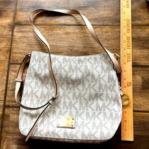 Michael Kors Jet Set Crossbody